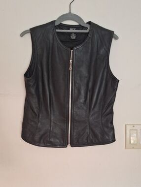 MT Black Leather Sleeveless Zip Vest 6p